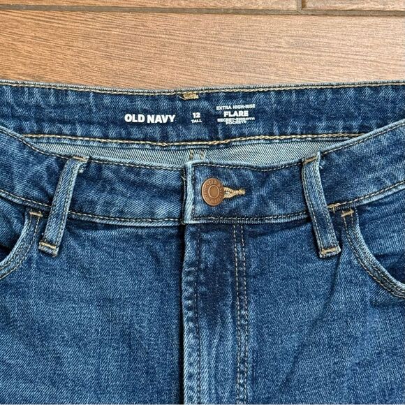 Old Navy Extra High Rise Flare Secret Smooth Pockets Size 12 TALL - Picture 2 of 7